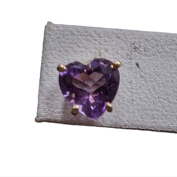 14k Solid Gold 8x8mm Heart Shaped Amethyst Stud Earrings - Picture 11 of 17